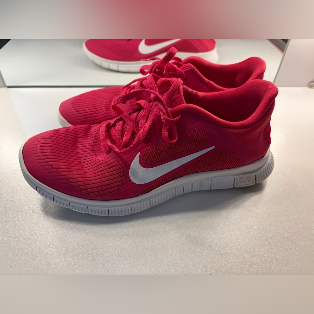Nike Free Run Red Running Shoes Women’s Size 8.5